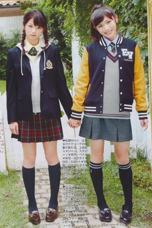 漂亮的 校服可以算是日本学校的一大特色,穿着整齐可爱学生制服的