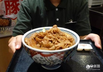 吉野家将推出猪肉生姜烧烹制的盖饭和套餐