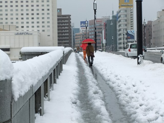 西日本地区迎大雪天气新潟市积雪达往年十倍 日本当地资讯 日本热点资讯 日本大大华人网