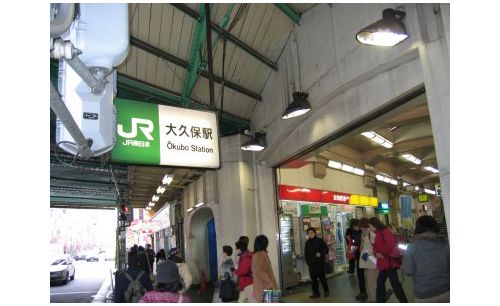 带本夏目漱石的小说，走遍文字里的东京