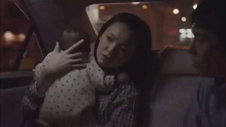 “丧偶式育儿”值得赞美吗？日本四则广告和一次跨国争论的思考