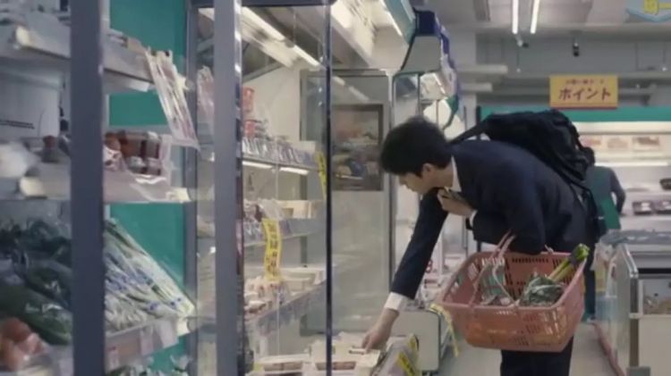 “丧偶式育儿”值得赞美吗？日本四则广告和一次跨国争论的思考