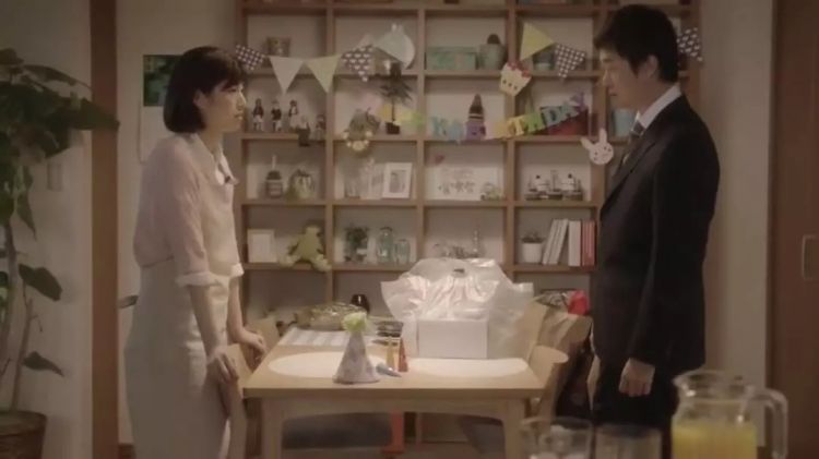 “丧偶式育儿”值得赞美吗？日本四则广告和一次跨国争论的思考