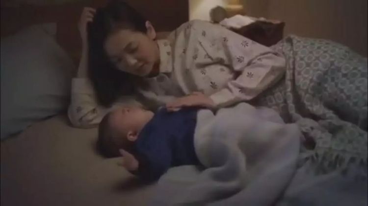 “丧偶式育儿”值得赞美吗？日本四则广告和一次跨国争论的思考