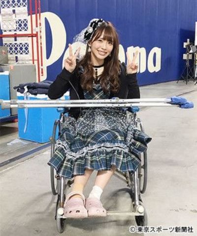 SKE48成员松村香织坐轮椅参加粉丝握手会