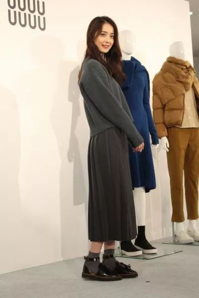 优衣库的新款,让我想起了《监狱风云》里的周润发... 优衣库的新款,让我想起了《监狱风云》里的周润发...