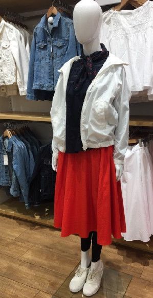 优衣库的新款,让我想起了《监狱风云》里的周润发... 优衣库的新款,让我想起了《监狱风云》里的周润发...