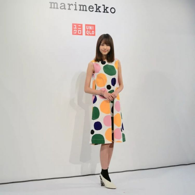 优衣库的新款,让我想起了《监狱风云》里的周润发... 优衣库的新款,让我想起了《监狱风云》里的周润发...