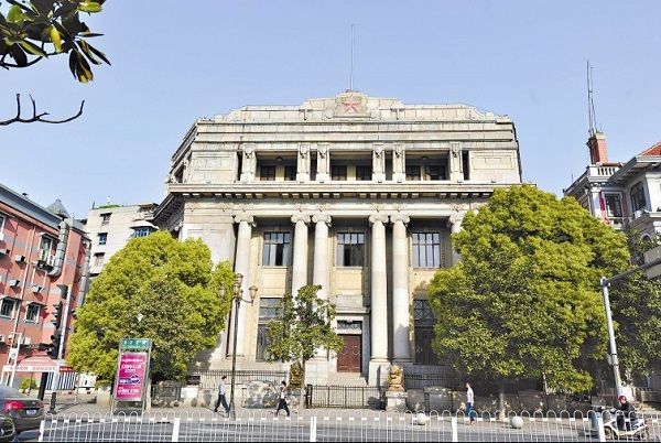 为防止随意买卖外国人银行账户，日本各地银行出台管理措施