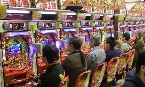 给赌博机做动画，是门好生意吗？日本人玩柏青哥一年花13.5千亿元
