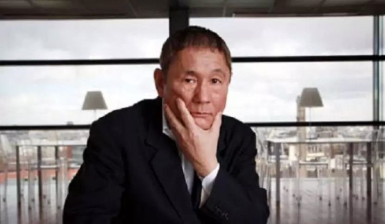 北野武净身出户后被情妇抛弃，哭丧脸接受采访的样子也太好笑了​