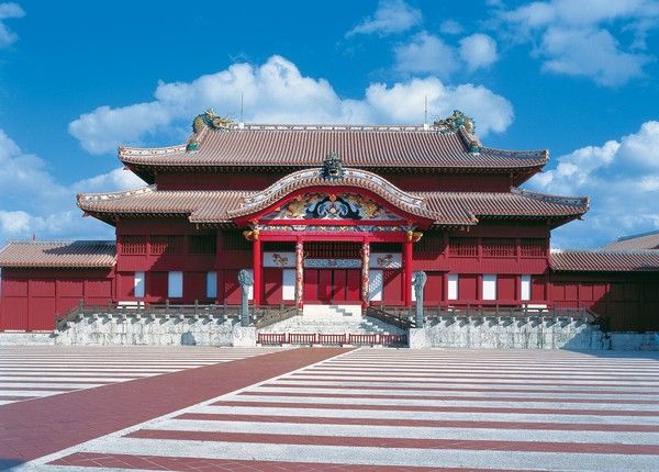 心痛！琉球故宫“首里城”起火，三大殿几乎全被烧毁