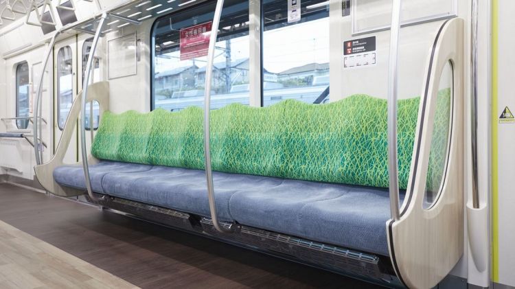 日本公布2019年电车上最让人困扰的行为排行榜，“座位坐法”占据榜首