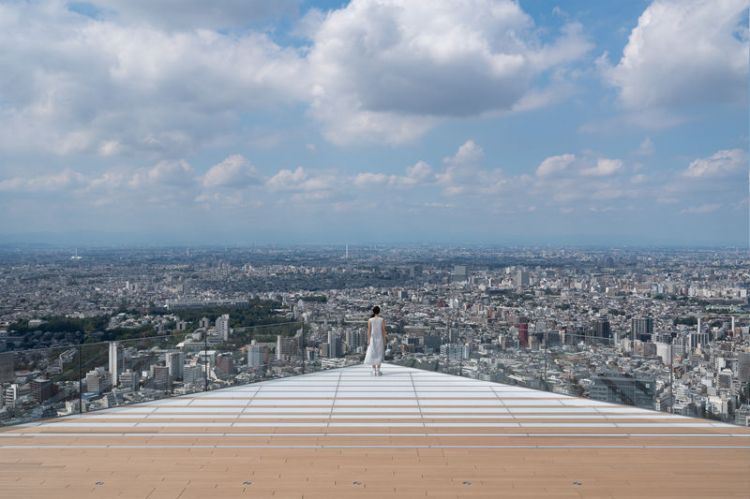 海拔230米的“涩谷天空”观景台受游客追捧