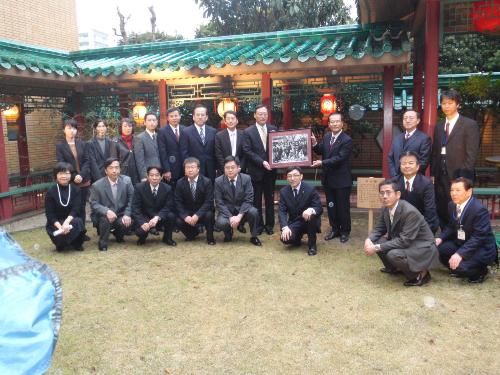 日本荒尾市：“江南无所有，聊赠一枝春”