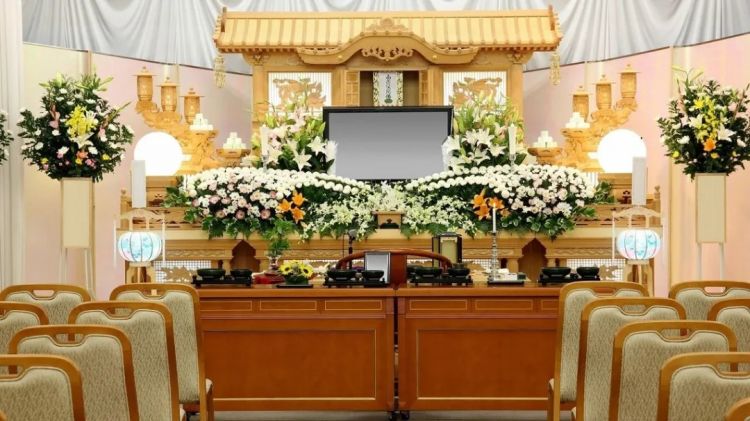 日本担心新冠肺炎带来“葬仪崩坏”丨日本大蒋堂