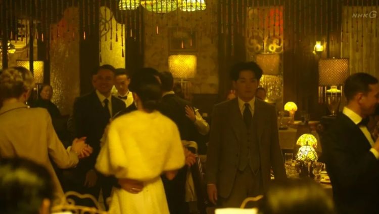一个日本青年100年前在上海的所见所闻，被拍成了剧集