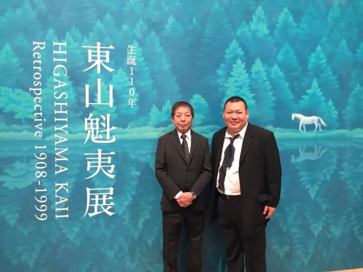 山川异域画传情，风月同天共丹青