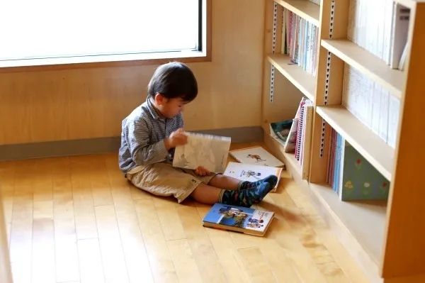 坂本龙一和小野洋子上过的“幼儿园”：教育的根源始终在生活中