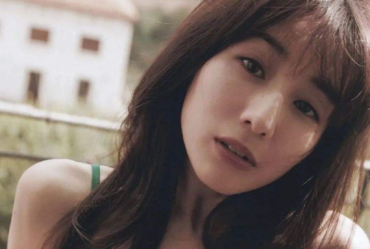 日本最美女性，出道10年被骂了9年