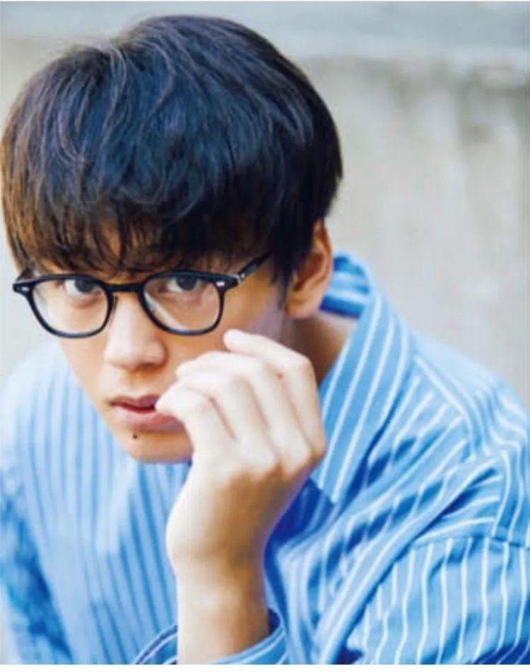 霓虹眼镜男子图鉴