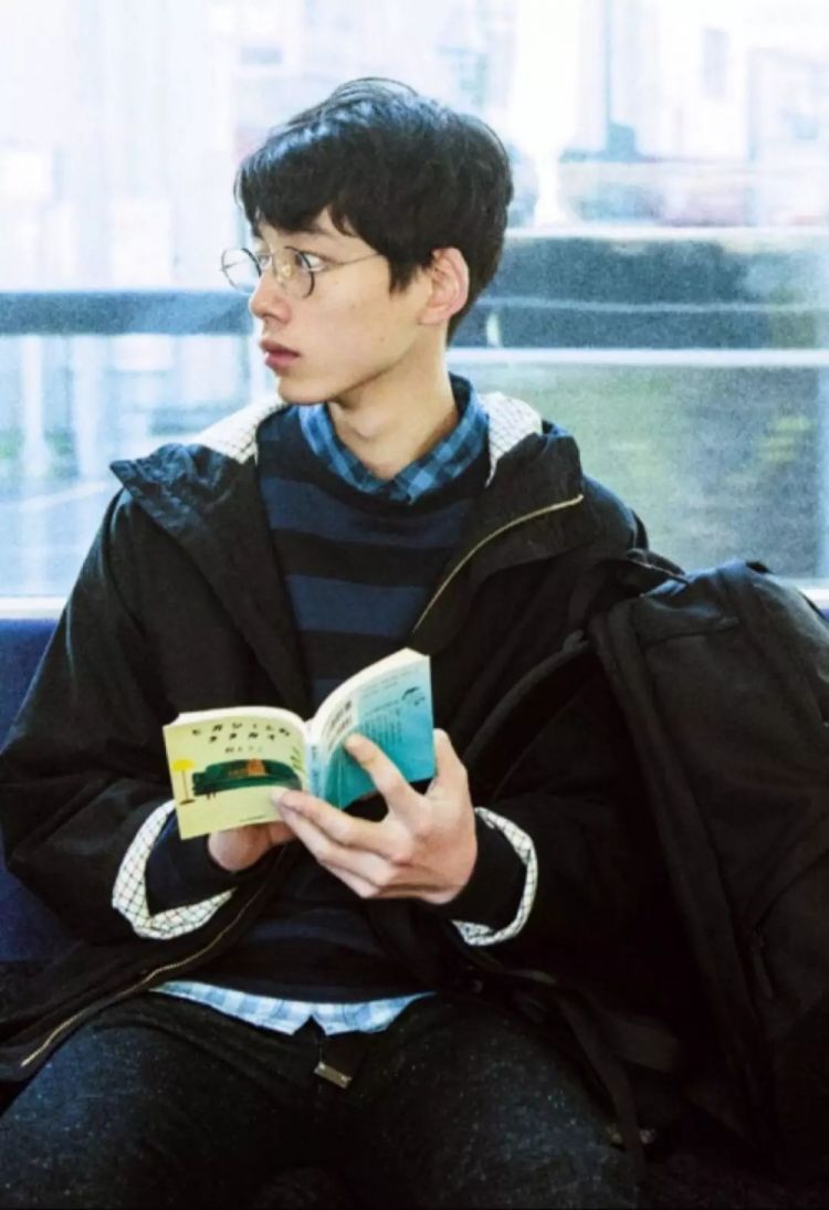 霓虹眼镜男子图鉴