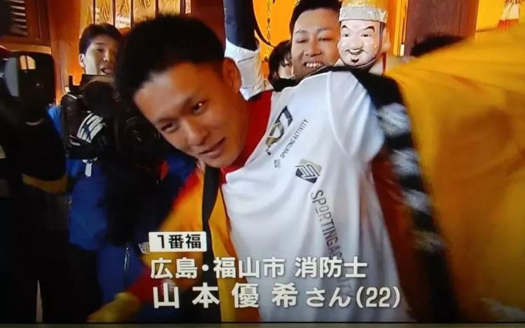 日本人新年抢头香，第一名才是倒霉蛋