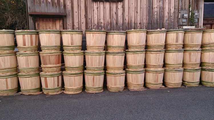 日本神社常见的这些木桶里装了啥，能喝吗？