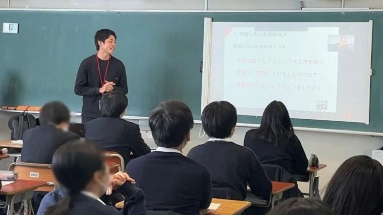 日本教师，撑不住了