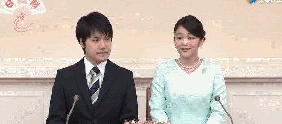 日本民众喜爱的“平成灰姑娘”，越来越像狐狸脸