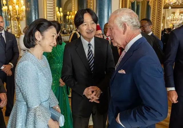 日本民众喜爱的“平成灰姑娘”，越来越像狐狸脸