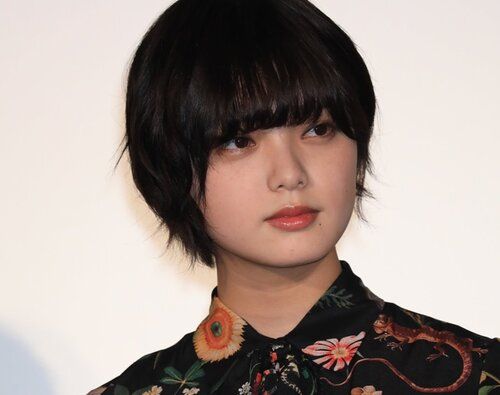 平手友梨奈“拘束照”引争议 新公司回应迟到报道 平手友梨奈“拘束照”引争议 新公司回应迟到报道