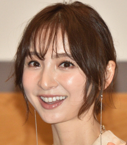 前AKB48成员篠田麻里子公开新恋情