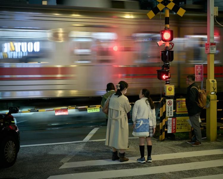 在夜晚的东京散步