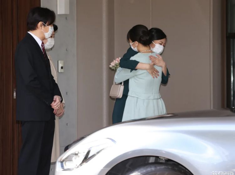 真子公主顺利产下第一子，日本皇室集体装聋作哑到底在害怕什么？