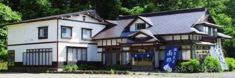 日本酒店或旅馆，为什么要把卫生纸折成一个小三角？