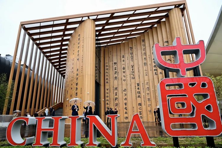 帮盖场馆却被拖欠工资，大阪世博会表示：“我管不着”