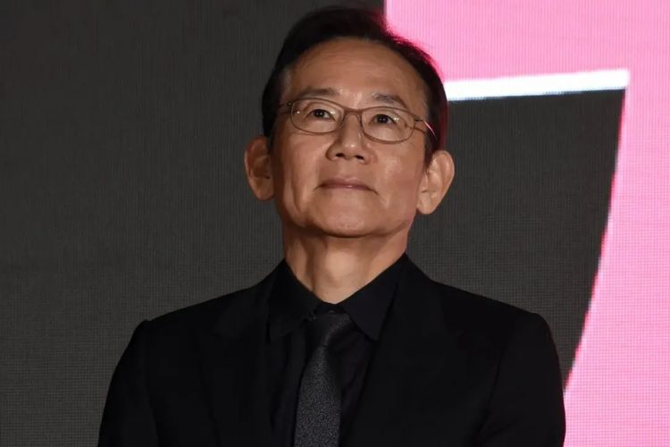 Snow Man狂踩中国雷区后，目黑莲差点又拍“侵华片”？