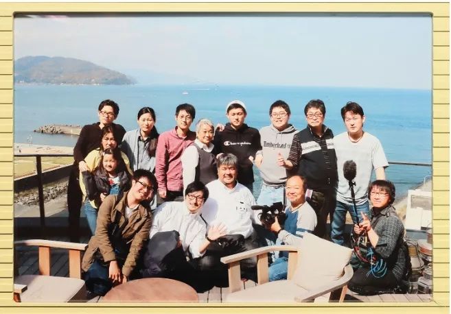 日本妈妈连生9孩，27年每天洗35公斤衣服，丈夫拼命赚钱，如今两人却分居了