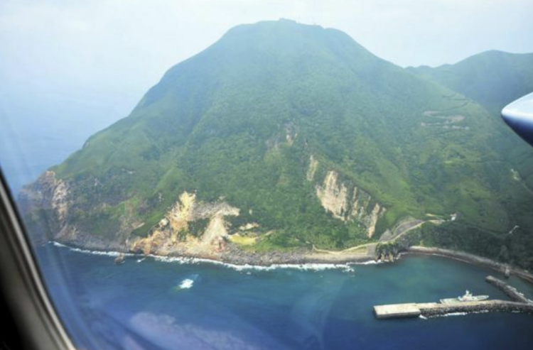 日本鹿儿岛近海群发地震超两千次 专家呼吁警惕强震