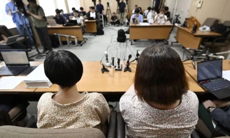 老公变女人，妻子超支持。日本政府却喊：给我离婚！