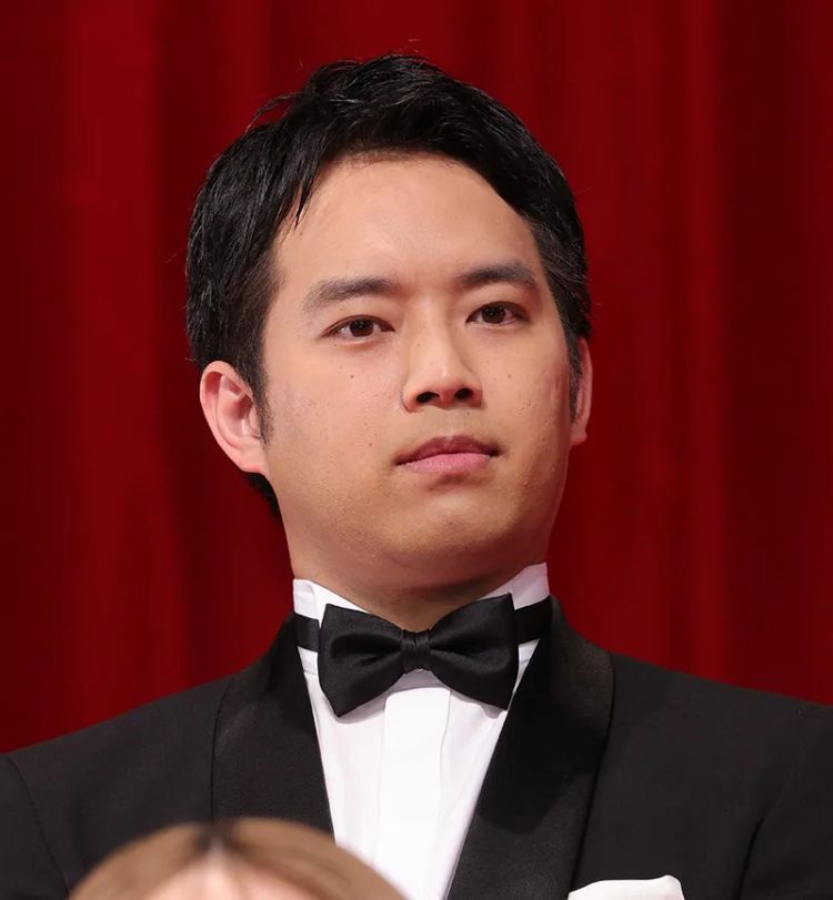 73岁三浦友和不靠儿孙不住豪宅，只想和山口百惠安静老去
