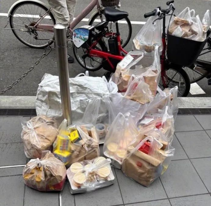 拳打谷子店脚踢麦当劳，中国黄牛快把日本小孩逼疯了