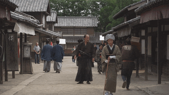 日本票房黑马，笑到妈不认！