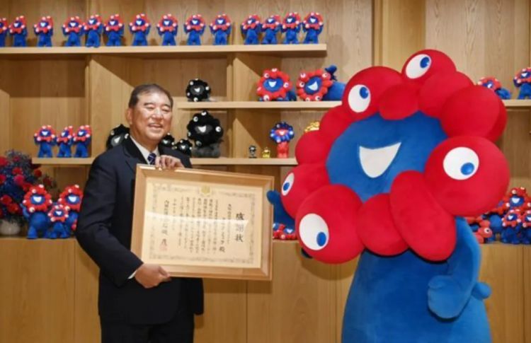 第258期:高市早苗首相梦碎?米仓凉子涉毒?NHK官宣红白主持人 绫濑遥领衔;大阪世博闭幕 | 百通板 第258期:高市早苗首相梦碎?米仓凉子涉毒?NHK官宣红白主持人 绫濑遥领衔;大阪世博闭幕 | 百通板