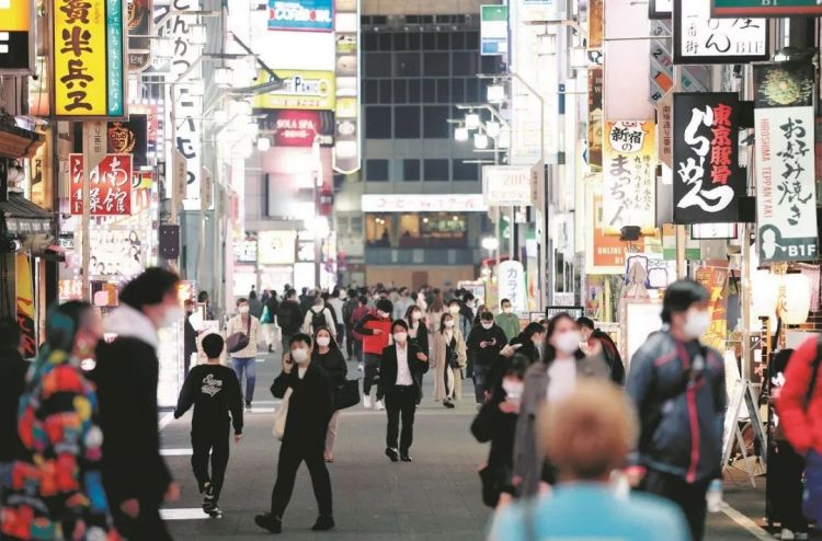 日本陪酒女与店长合谋逼同事卖身，网友却说“她那么美我原谅她了”？