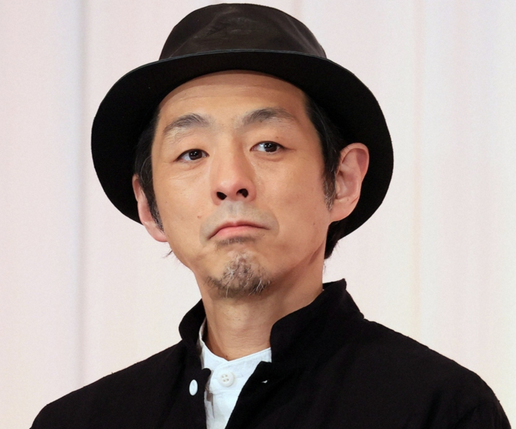 知名编剧宫藤官九郎获紫绶褒章  