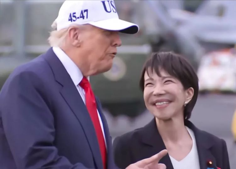 交际花高市早苗和其他领导人搂搂抱抱！日本人观点两极分化，有人要“守护高市的笑容”