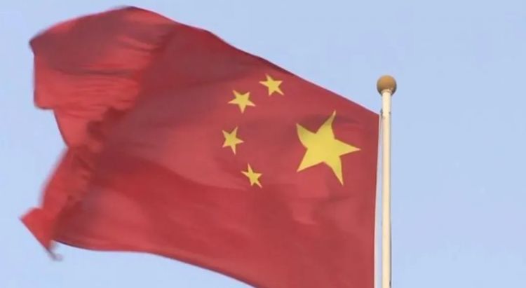 第261期：中国对日免签延长；木村拓哉长女恋爱？中日轮值APEC主席国；哥斯拉续作定名；日本熊灾 | 百通板