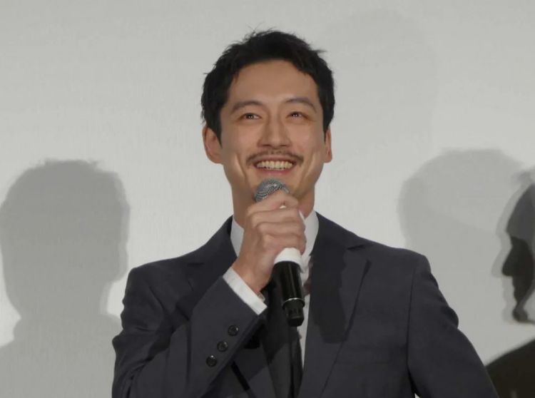 第261期：中国对日免签延长；木村拓哉长女恋爱？中日轮值APEC主席国；哥斯拉续作定名；日本熊灾 | 百通板